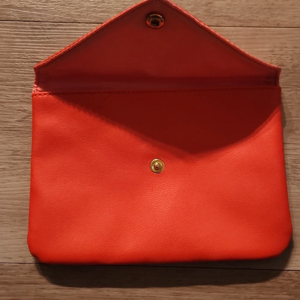 Ipsy Sealed with a Kiss makeup bag